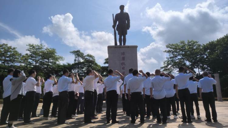 賡續紅色基因 奮進(jìn)時(shí)代征程 ——市國資委機關(guān)聯(lián)合市環(huán)發(fā)公司開(kāi)展主題黨日暨清廉國企教育活動(dòng)(圖3)